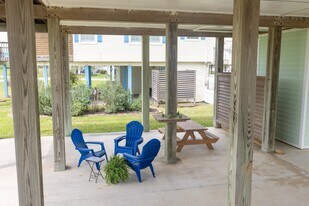 4106 Temprano Dr in Galveston, TX - Building Photo