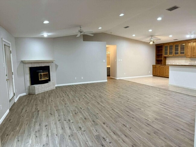 305 E Mescalero Rd in Roswell, NM - Building Photo - Building Photo