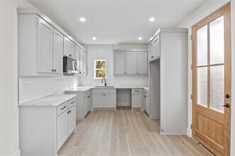 2626 Burger Ave in Dallas, TX - Building Photo - Building Photo