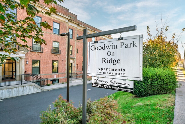 170 Ridge Rd in Wethersfield, CT - Building Photo - Building Photo