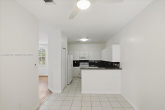 4435 SW 160th Ave in Miramar, FL - Foto de edificio - Building Photo