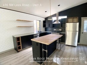 496 NW Lava Rd in Bend, OR - Building Photo - Building Photo