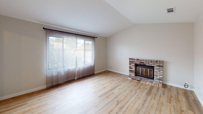 1653 Rainier Ave in Petaluma, CA - Building Photo - Building Photo