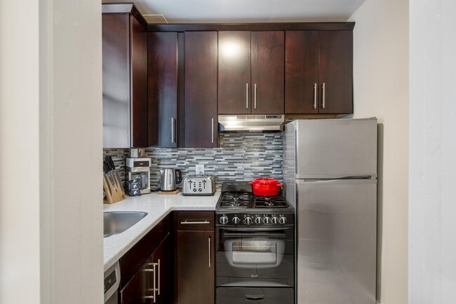 1728 Swann Street Northwest, Unit 1 in Washington, DC - Building Photo - Building Photo