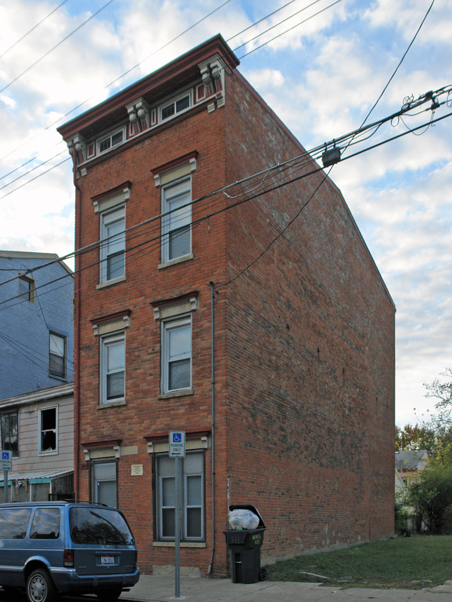 849 York St in Cincinnati, OH - Building Photo - Building Photo