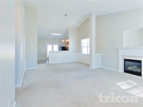 1427 Wilshire Way, Unit D Floor in Mcdonough, GA - Building Photo - Building Photo