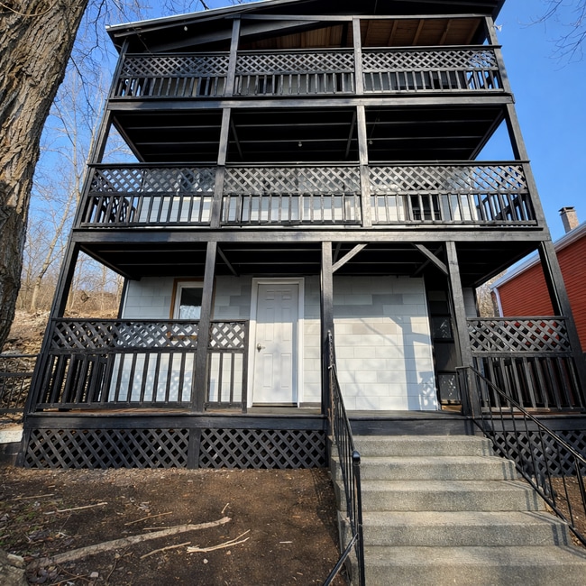 490 Boswell Ave, Unit 2