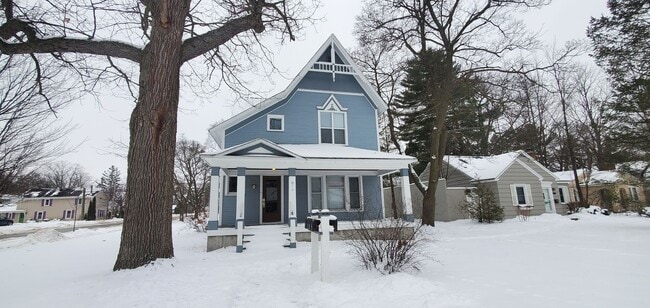 property at 876 Washington St