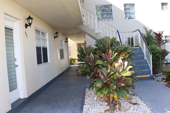 482 Flanders K in Delray Beach, FL - Building Photo - Building Photo