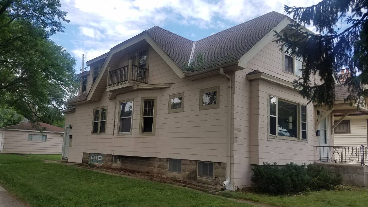 2977 S 43rd St, Unit Lower in Milwaukee, WI - Foto de edificio