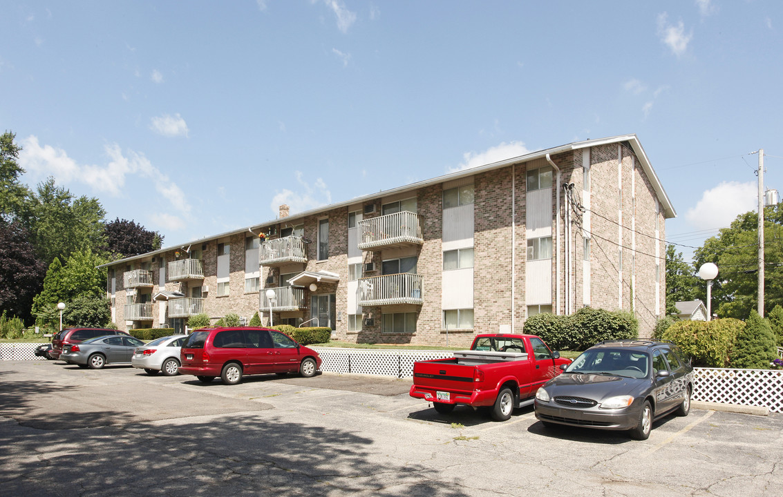 Harvest House Apartments in Lansing, MI - Foto de edificio