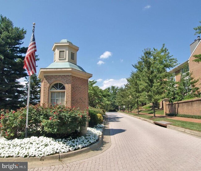 10912 Brewer House Rd in Rockville, MD - Building Photo - Building Photo