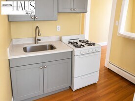 40 Inman St, Unit 3 in Cambridge, MA - Building Photo