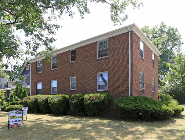 1169 French Ave in Lakewood, OH - Building Photo - Building Photo