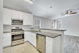210 Glencarry Trail in Rosharon, TX - Building Photo - Building Photo