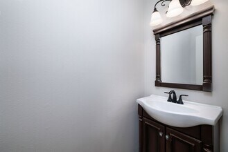 1 Ground Brier Ct in Spring, TX - Foto de edificio - Building Photo
