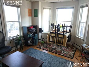 16 Bristol St, Unit 2 in East Cambridge, MA - Building Photo - Building Photo