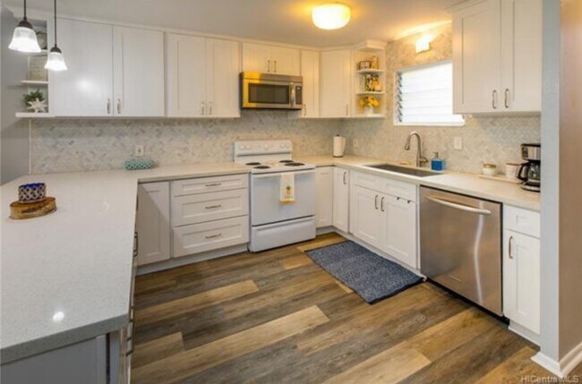 981074-1074 Komo Mai Dr in Aiea, HI - Building Photo - Building Photo