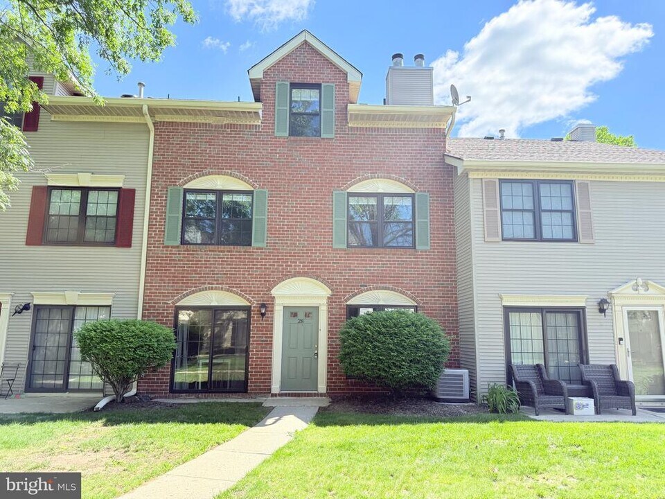 28 Drewes Ct in Trenton, NJ - Building Photo
