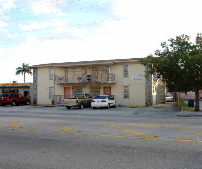 3365 E 4th Ave in Hialeah, FL - Building Photo - Building Photo