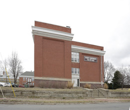 Everett Apartments in St. Joseph, MO - Building Photo - Building Photo