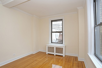 809-811 Madison Ave in New York, NY - Building Photo - Interior Photo