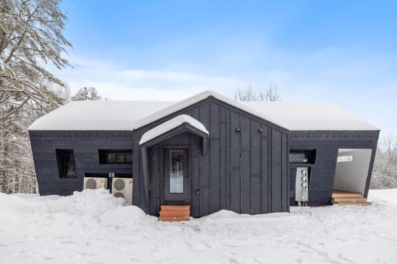 550 Texas Hill Rd in Plymouth, NH - Building Photo