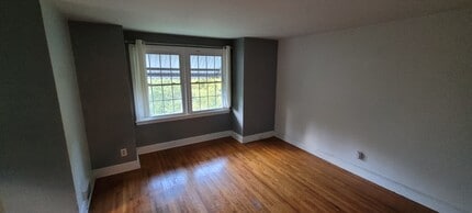 929 Glenwood Ave, Unit B in Greensboro, NC - Foto de edificio - Building Photo