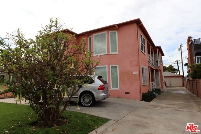 property at 8617 S 5th Ave