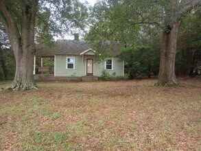 950 E Queen St in Pendleton, SC - Building Photo - Building Photo