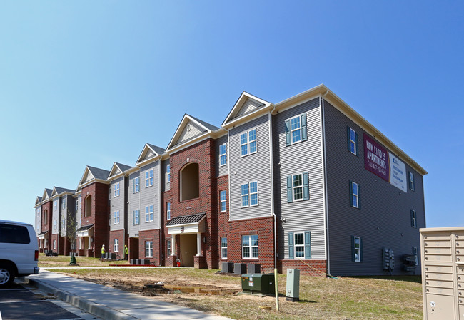 Reece Crossings in Fort Meade, MD - Foto de edificio - Building Photo