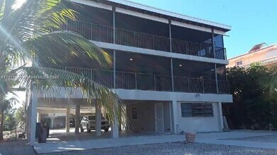26 S Exuma Rd in Key Largo, FL - Building Photo - Building Photo
