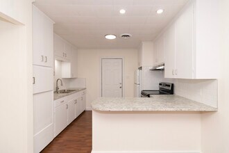 124 Francis St, Unit B in Natchitoches, LA - Building Photo - Building Photo