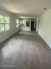 2325 Westover Dr in Palatka, FL - Foto de edificio - Building Photo