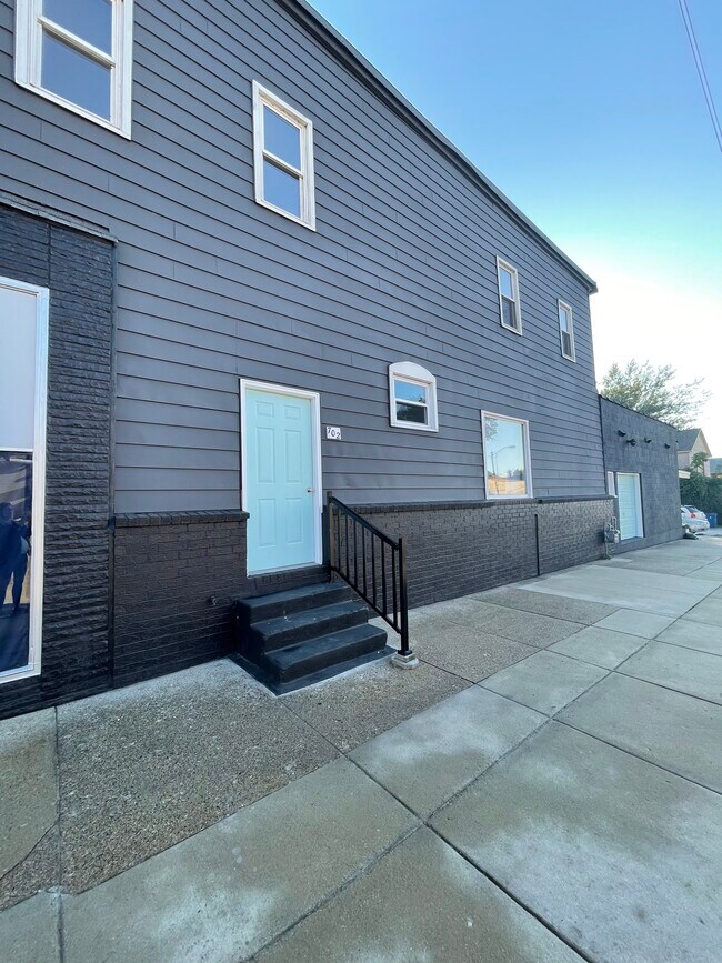 702 S Washington Ave Apartments and Nearby Ludington Apartments For