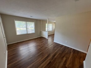 716 Montclair Dr in Wilmington, NC - Building Photo - Building Photo