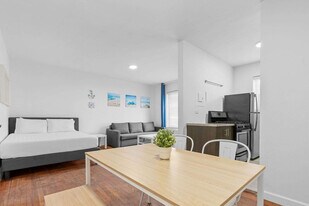 7340 Harding Ave in Miami Beach, FL - Building Photo