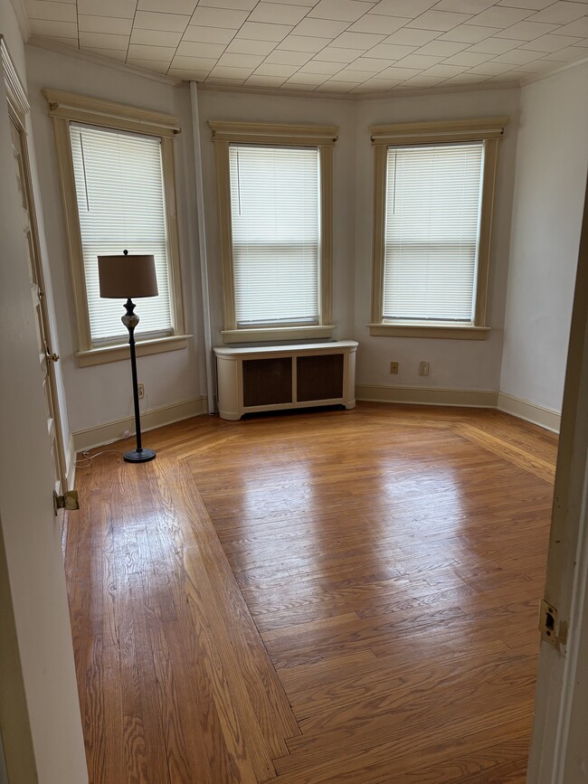 76 Planten Ave, Unit 1st floor in Prospect Park, NJ - Building Photo - Building Photo