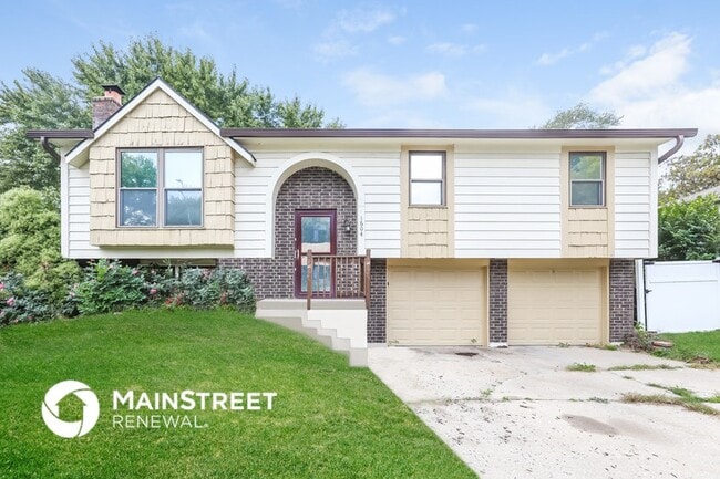 property at 1604 N Glen Ellyn St