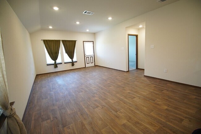 2954 Brogan Creek in New Braunfels, TX - Building Photo - Building Photo