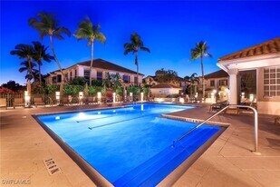269 Colonade Cir in Naples, FL - Building Photo