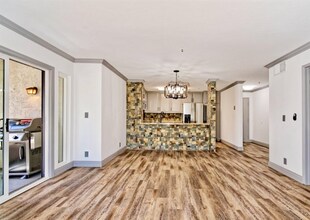 5705 Friars Rd in San Diego, CA - Building Photo - Building Photo