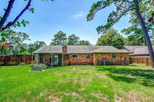 1202 Shadeland Dr in Houston, TX - Building Photo