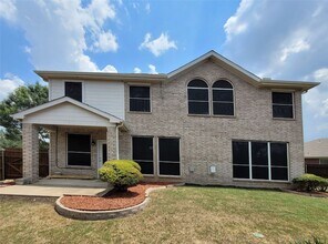 2752 Stallion Dr in Little Elm, TX - Foto de edificio - Building Photo