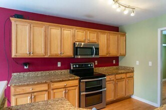 40 Wayward Path in Candler, NC - Building Photo - Building Photo