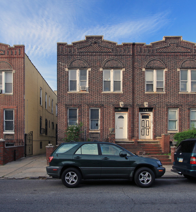 748-750 Crown St in Brooklyn, NY - Building Photo - Building Photo