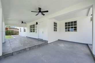 4040 SW 108th Ave in Miami, FL - Building Photo - Building Photo