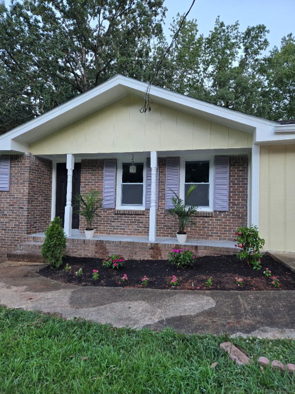 property at 4462 Bryant Dr SW