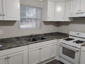 2822 Oakland Terrace in Decatur, GA - Foto de edificio - Building Photo