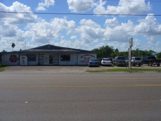 Mile 8 1/2 FM 105 in Weslaco, TX - Building Photo